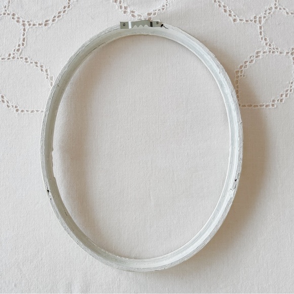 Antique Small Oval Shabby Picture Frame 10 inches Tall - Picture 5 of 6